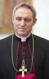 mons. Georg Gaenswein