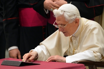 BXVI_Tablet