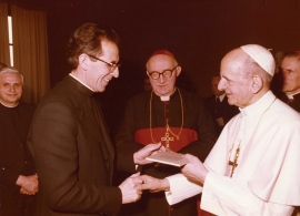 don Olegario con Paolo VI e Ratzinger