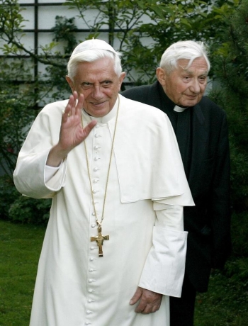 Abusi nel coro diretto dal fratello del Papa Georg Ratzinger