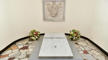 Tomba Benedetto XVI